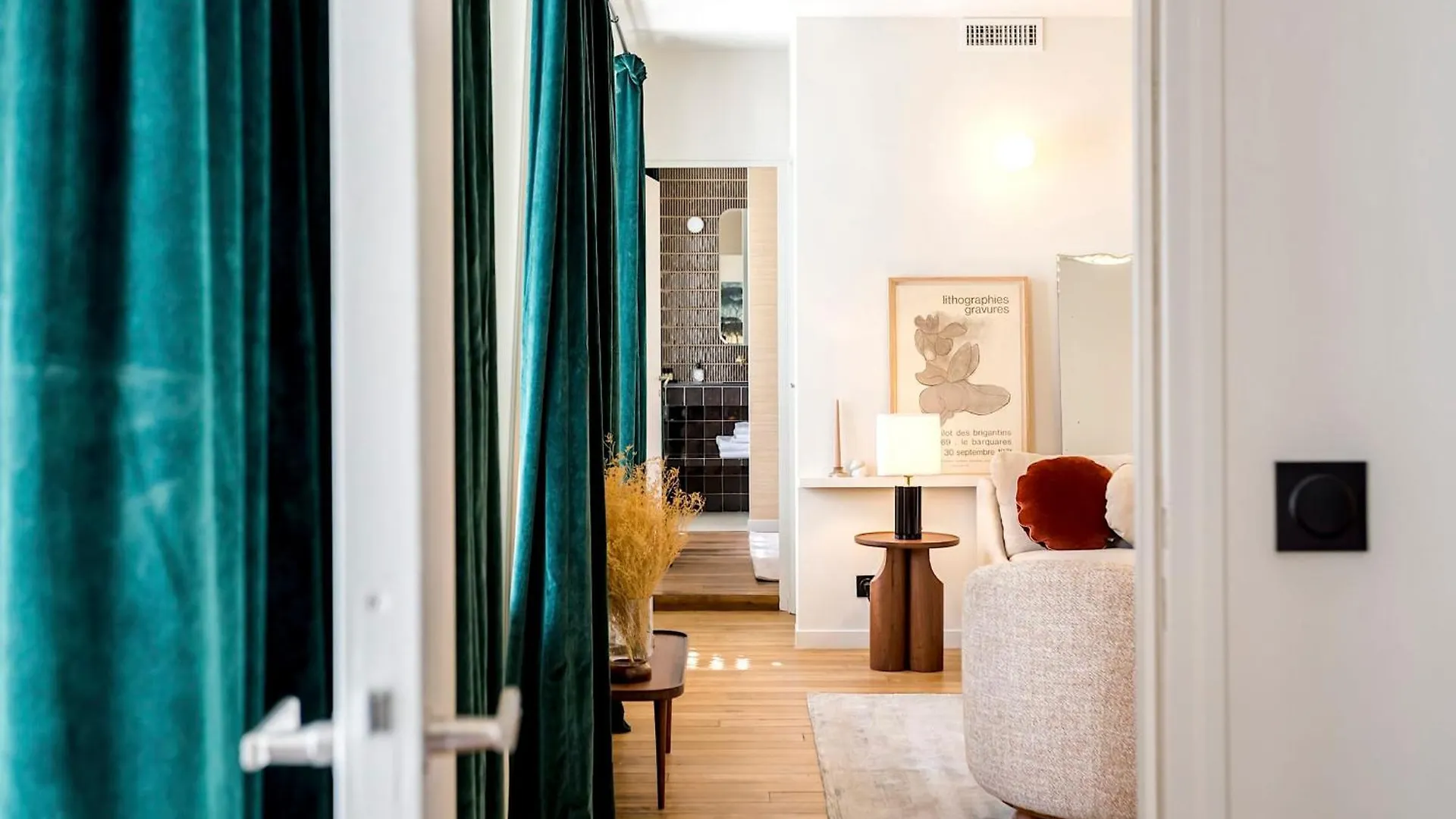 Habitat Parisien - Madeleine Galeries Lafayette Apartment